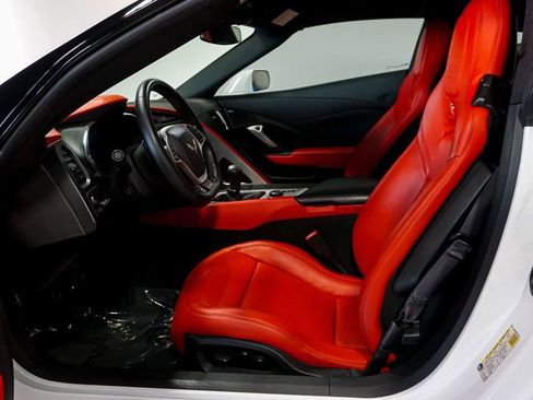 Used 2015 Chevrolet Corvette Z06 w/ Z07 Performance Package image 9