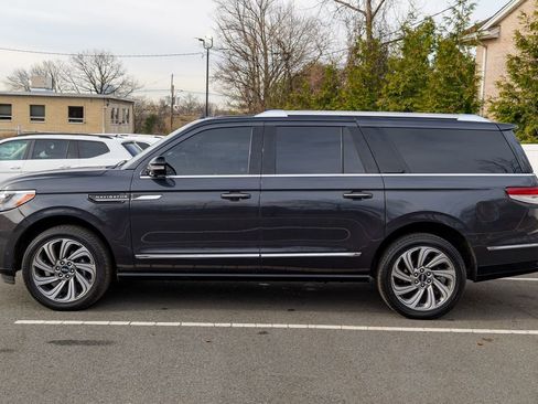 Used 2023 Lincoln Navigator L Reserve AWD/4WD image 4