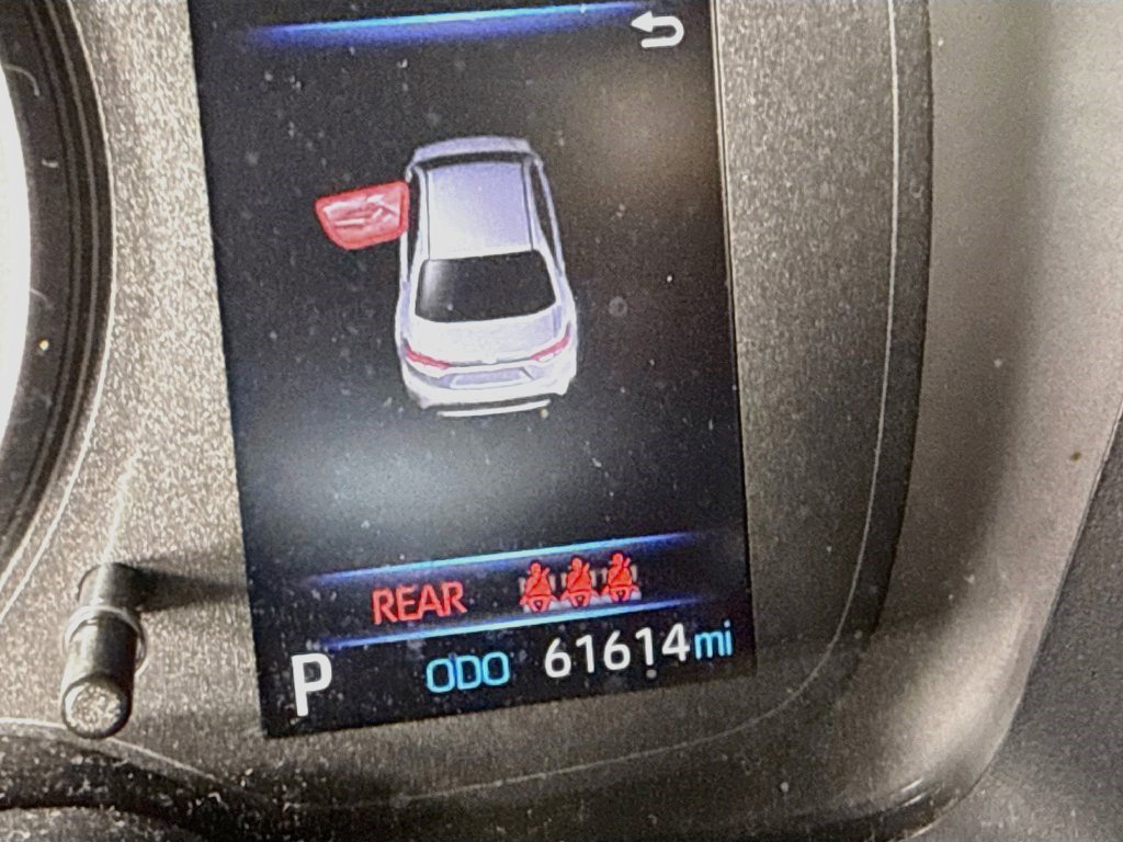 Used 2022 Toyota Corolla LE FWD image 15
