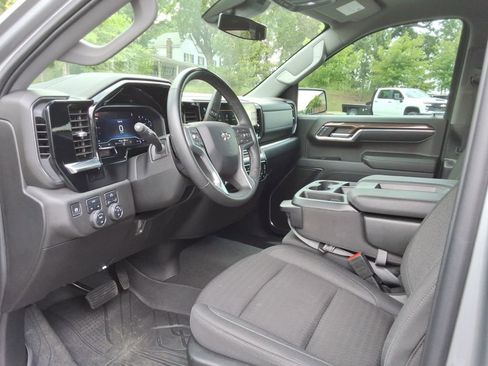 Certified 2024 Chevrolet Silverado 1500 RST AWD/4WD image 22