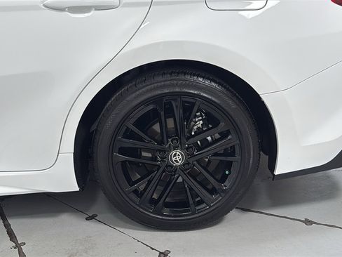 Used 2026 Toyota Camry SE w/ Multimedia Upgrade Package image 23