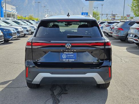 Used 2026 Volkswagen Tiguan SE image 7