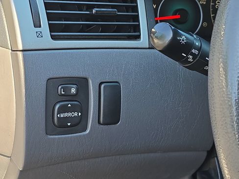 Used 2008 Toyota Solara SE FWD image 25