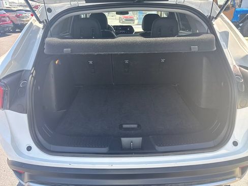 Used 2025 Chevrolet Trax LT w/ LT Convenience Package FWD image 26