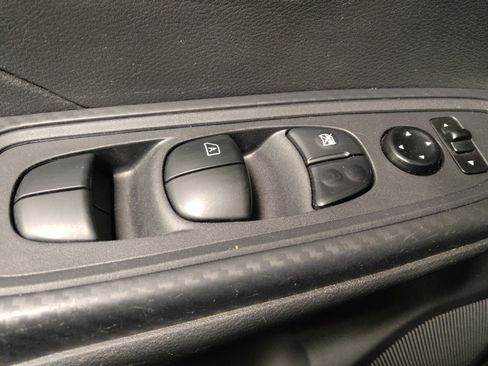 Used 2023 Nissan Versa S w/ Trunk Package image 27