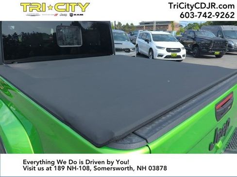 New 2025 Jeep Gladiator Sport image 29