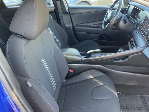 Certified 2025 Hyundai Elantra Sport w/ Cargo Package image 26