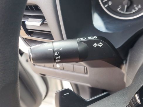 Used 2021 Nissan Rogue SV image 28