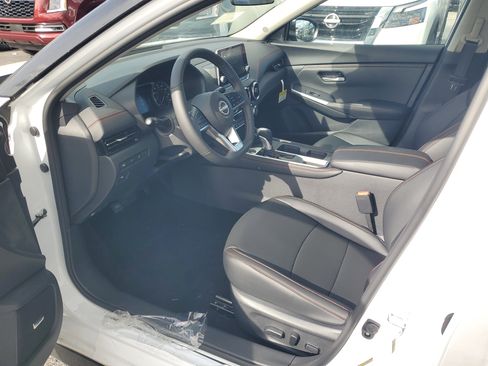 New 2025 Nissan Sentra SR w/ SR Premium Package image 9