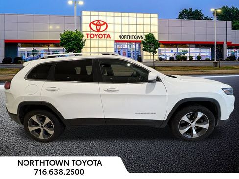 Used 2019 Jeep Cherokee Limited image 3