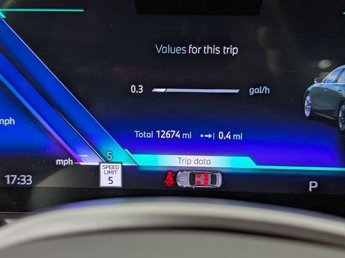 Used 2025 BMW 530i xDrive w/ Premium Package image 36