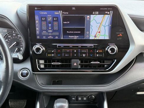 Used 2021 Toyota Highlander Platinum image 14