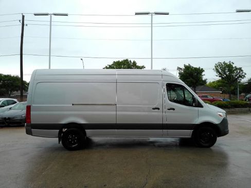 Used 2021 Mercedes-Benz Sprinter 3500 image 5