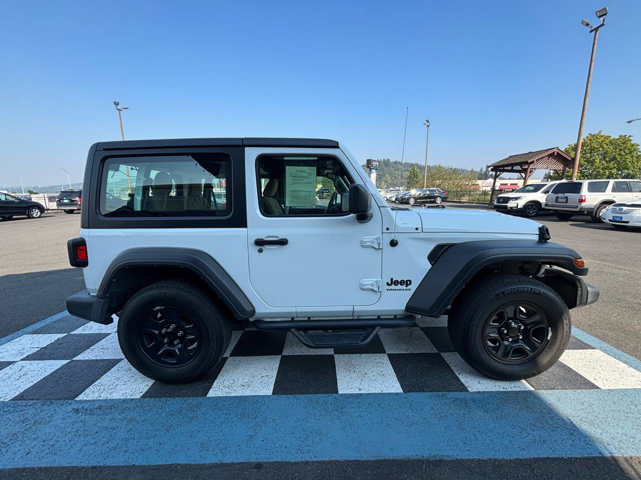 Used 2022 Jeep Wrangler Sport AWD/4WD image 6