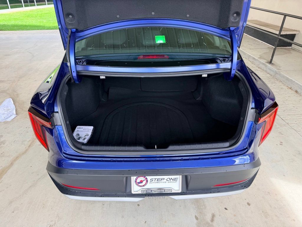 Used 2025 Kia K4 FWD image 30