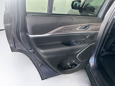 Used 2022 Jeep Grand Cherokee Limited 4xe w/ Luxury Tech Group II image 28