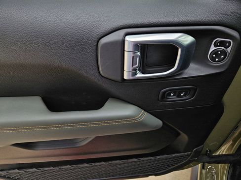 New 2026 Jeep Gladiator Mojave image 16