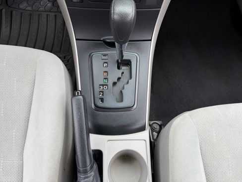 Used 2012 Toyota Corolla L FWD image 26