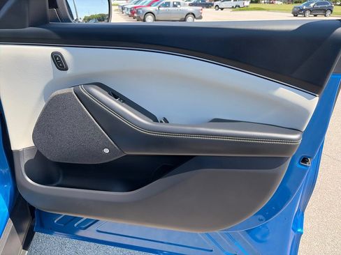Used 2025 Ford Mustang Mach-E Premium AWD/4WD image 7