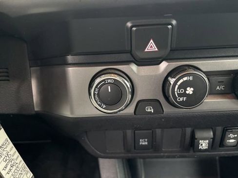 Certified 2019 Toyota Tacoma SR5 image 30