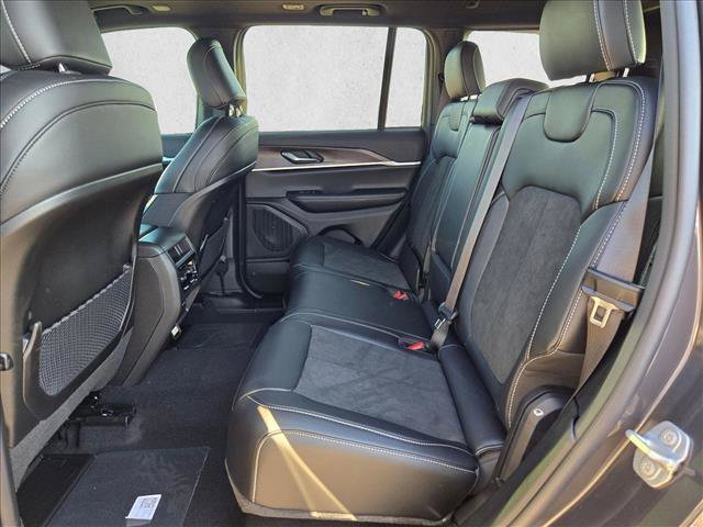 New 2026 Jeep Grand Cherokee Altitude AWD/4WD image 15