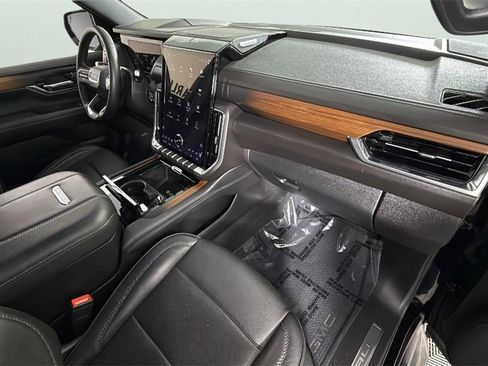Certified 2025 GMC Yukon Denali image 39