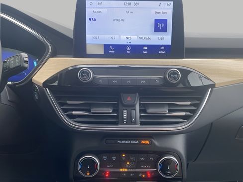 Certified 2022 Ford Escape Titanium w/ Titanium Elite Package image 21