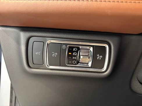 Used 2025 Lincoln Aviator Reserve w/ Equipment Group 201A AWD/4WD image 15