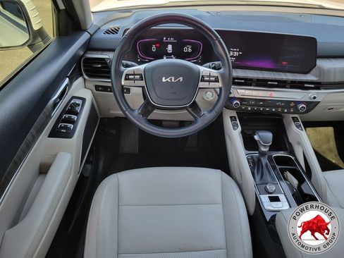 Used 2024 Kia Telluride EX w/ EX Captain's Chair Package FWD image 21