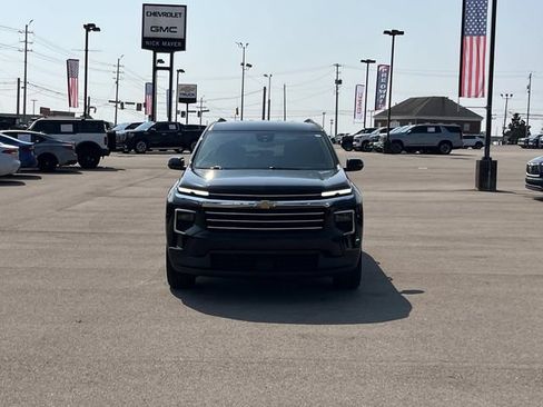 Certified 2025 Chevrolet Traverse LT FWD image 9