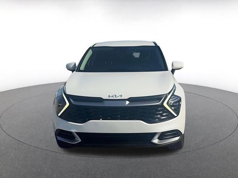 Used 2025 Kia Sportage LX image 4