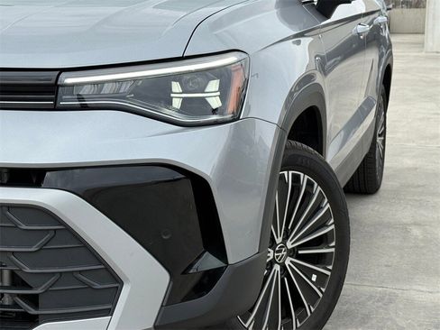 New 2025 Volkswagen Taos SE image 3