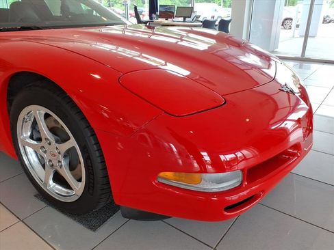 Used 2001 Chevrolet Corvette Coupe RWD image 12
