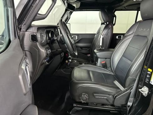 Used 2023 Jeep Wrangler Unlimited Sahara w/ Cold Weather Group image 11