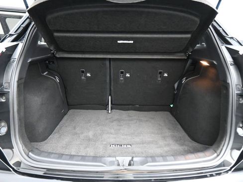 Used 2023 Nissan Kicks SR w/ SR Premium Package FWD image 19