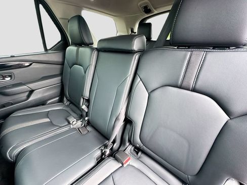 Certified 2025 Honda Pilot Touring image 31