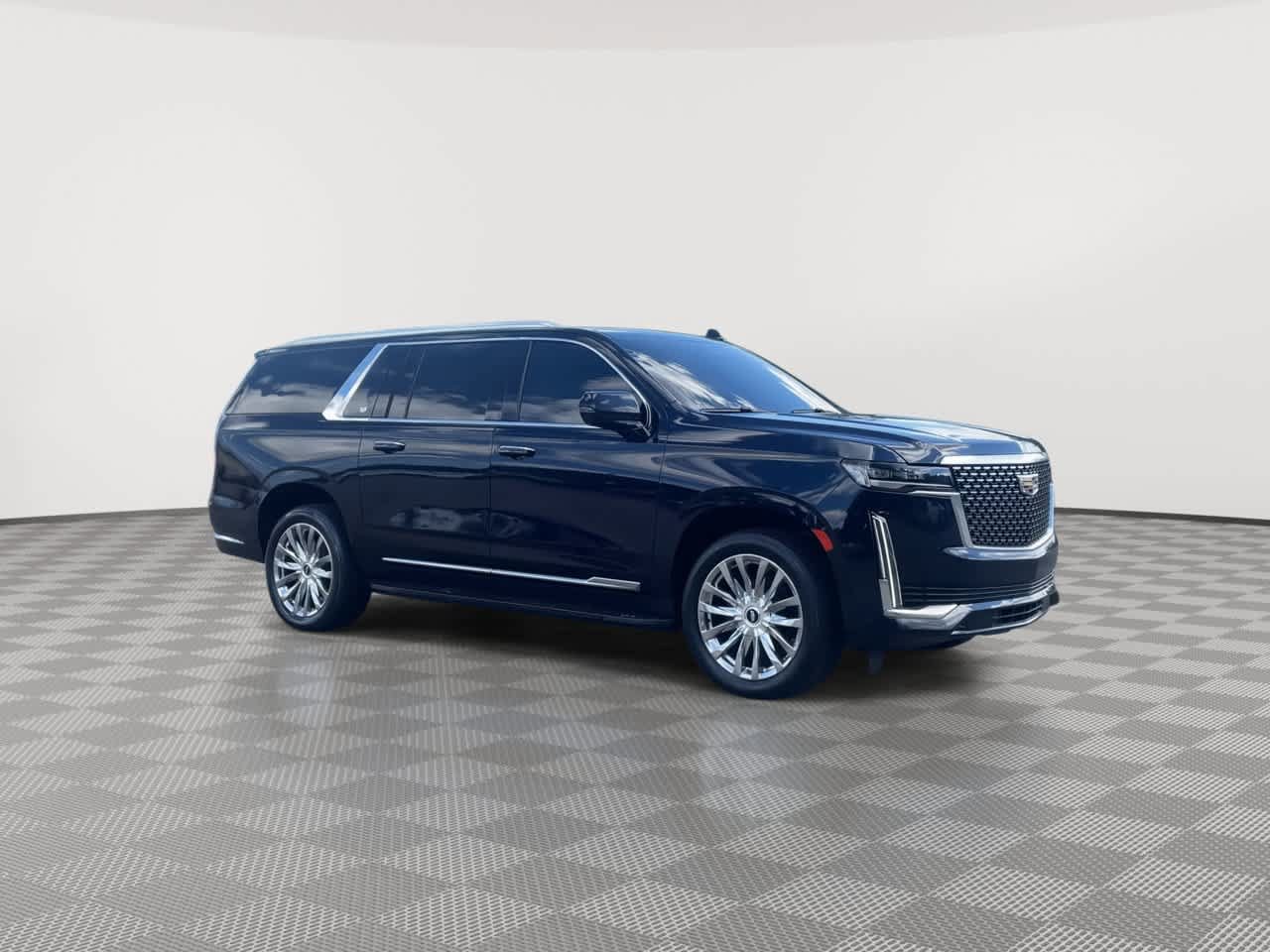 Used 2021 Cadillac Escalade ESV Premium Luxury AWD/4WD image 2