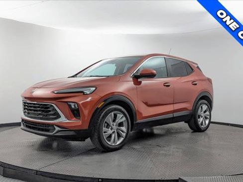 Used 2024 Buick Encore GX Preferred FWD image 2