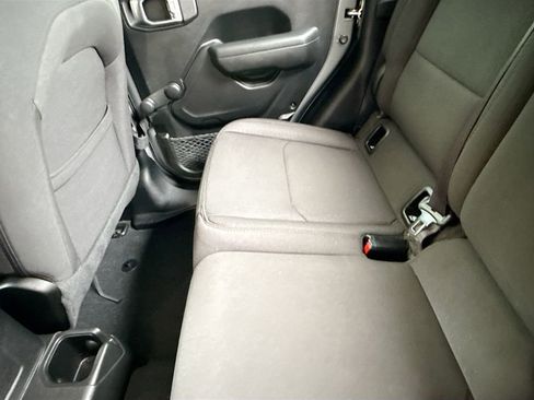 Used 2022 Jeep Gladiator Sport image 30