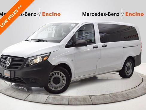 Used 2023 Mercedes-Benz Metris Passenger image 1