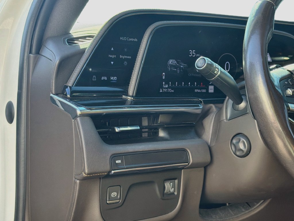 Used 2022 Cadillac Escalade ESV Premium Luxury RWD image 9
