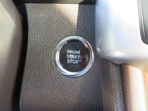 Used 2018 Toyota Highlander Limited image 30