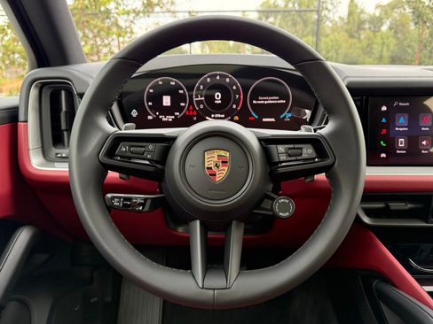 Used 2026 Porsche Cayenne image 15