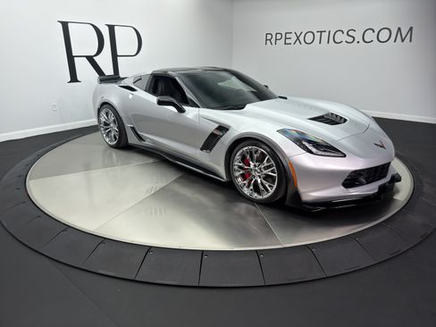 Used 2018 Chevrolet Corvette Z06 RWD image 16