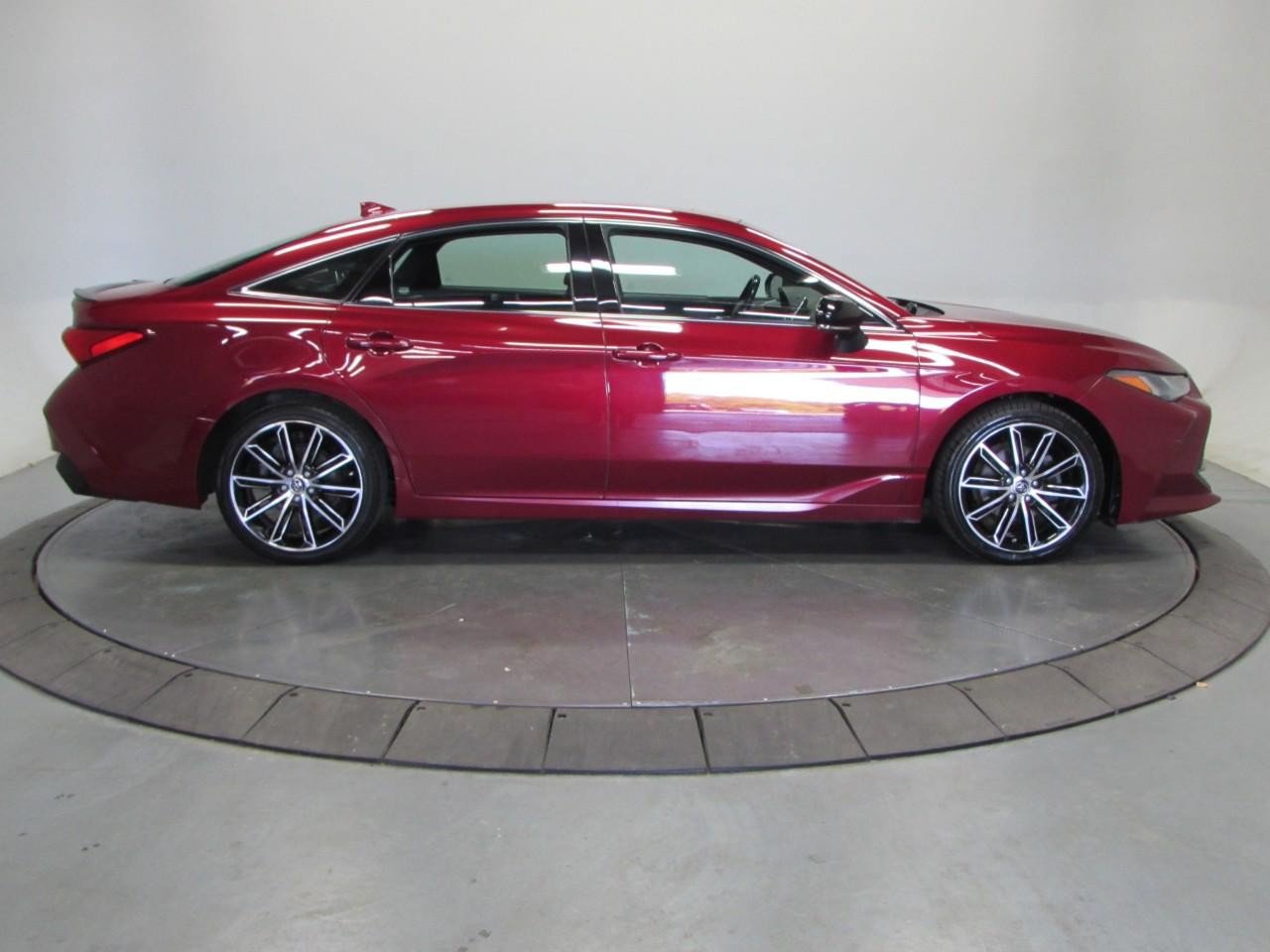 Used 2019 Toyota Avalon Touring w/ All Weather Liner Package FWD image 8