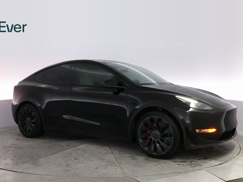 Used 2022 Tesla Model Y Performance image 5