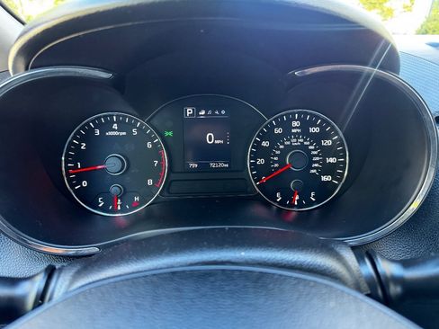 Used 2017 Kia Forte S FWD image 25