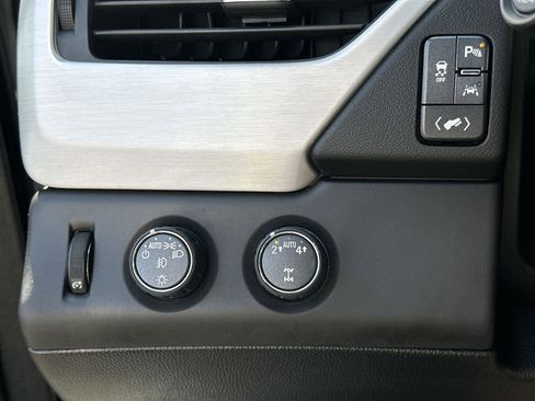 Used 2018 GMC Yukon SLT image 27
