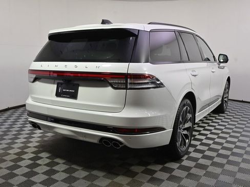 New 2026 Lincoln Aviator AWD image 6