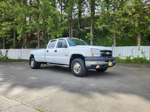 Used 2006 Chevrolet Silverado 3500 LT w/ Heavy-Duty Power Package AWD/4WD image 22